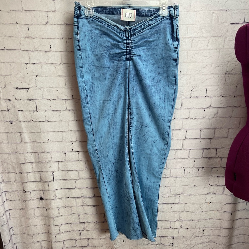 Urban Outfitters BDG size 29ruched dipped v flare jeans